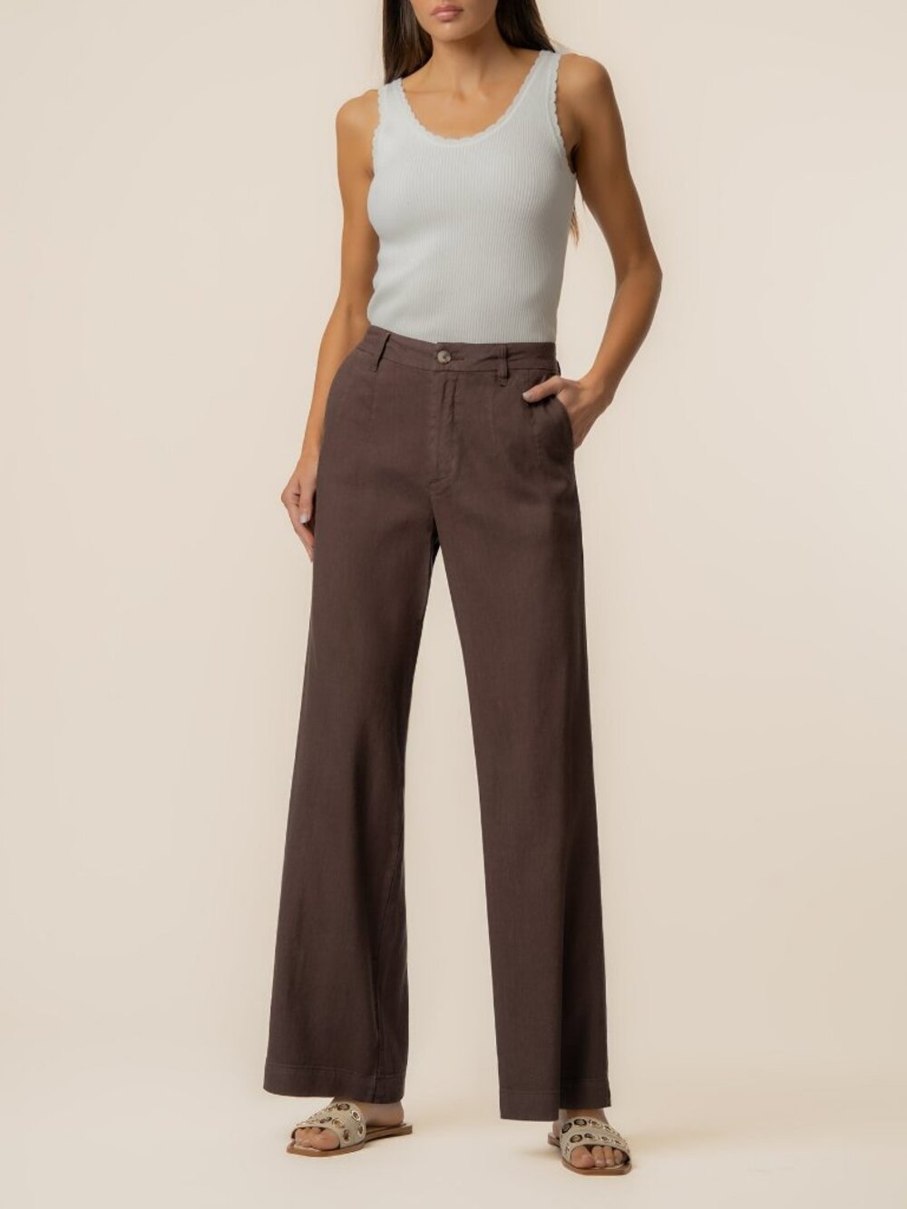 Kut from the Kloth Meg Linen High Rise Wide Straight Leg in Chocolate Size 1616